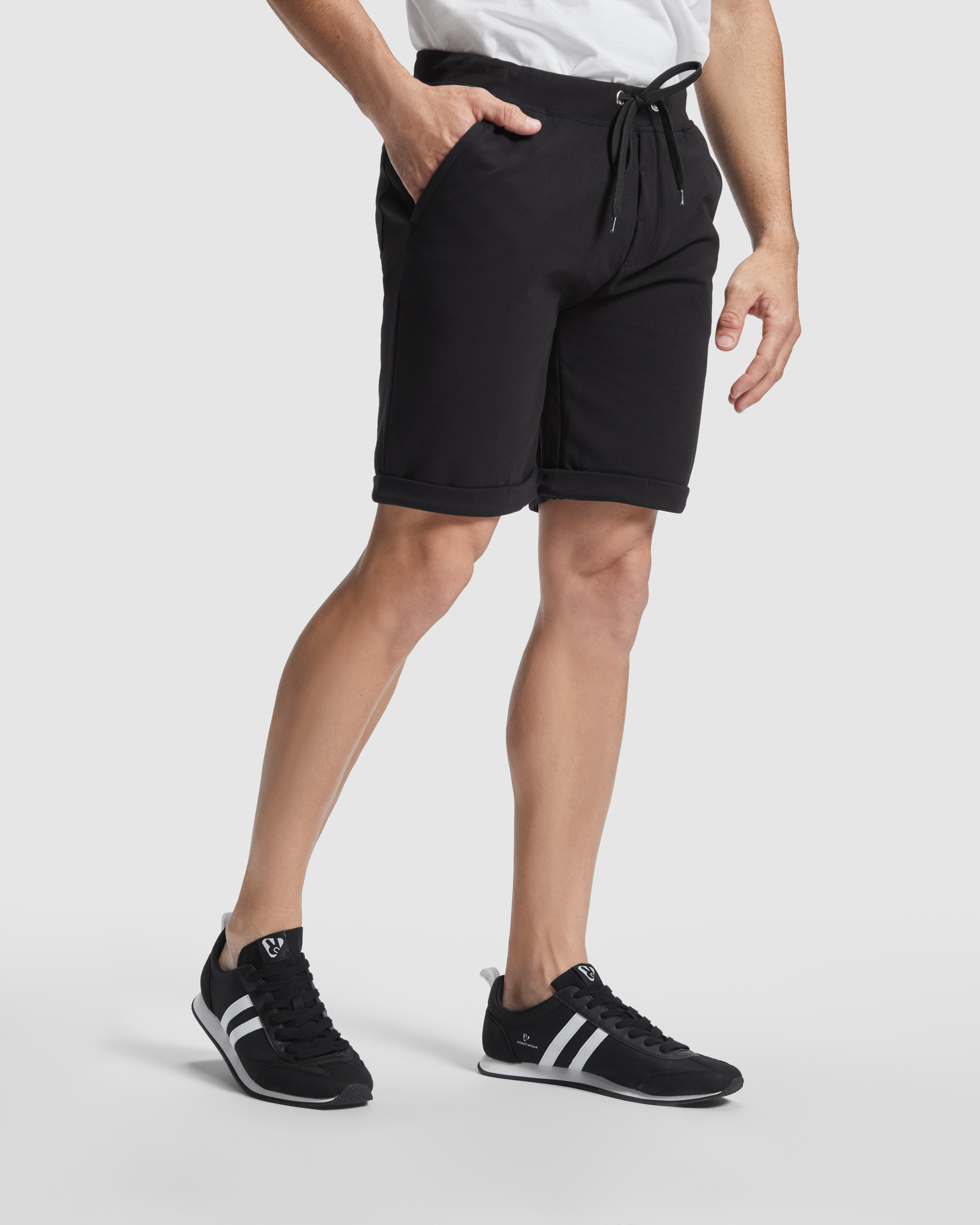 Pantaloncini sportivi con ampio girovita elastico e coulisse