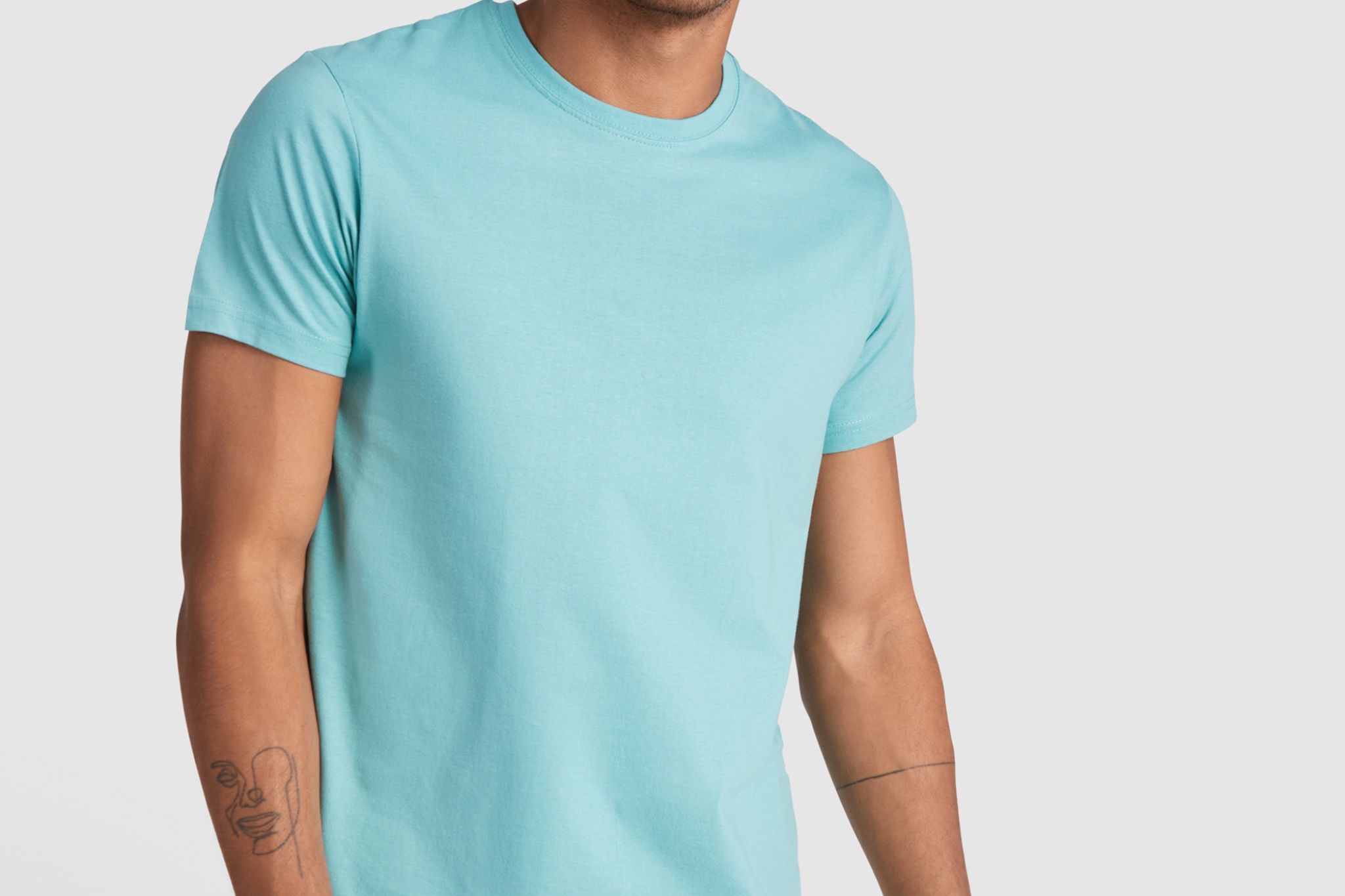 T-shirt tubolare a maniche corte uomo. Girocollo con elastan