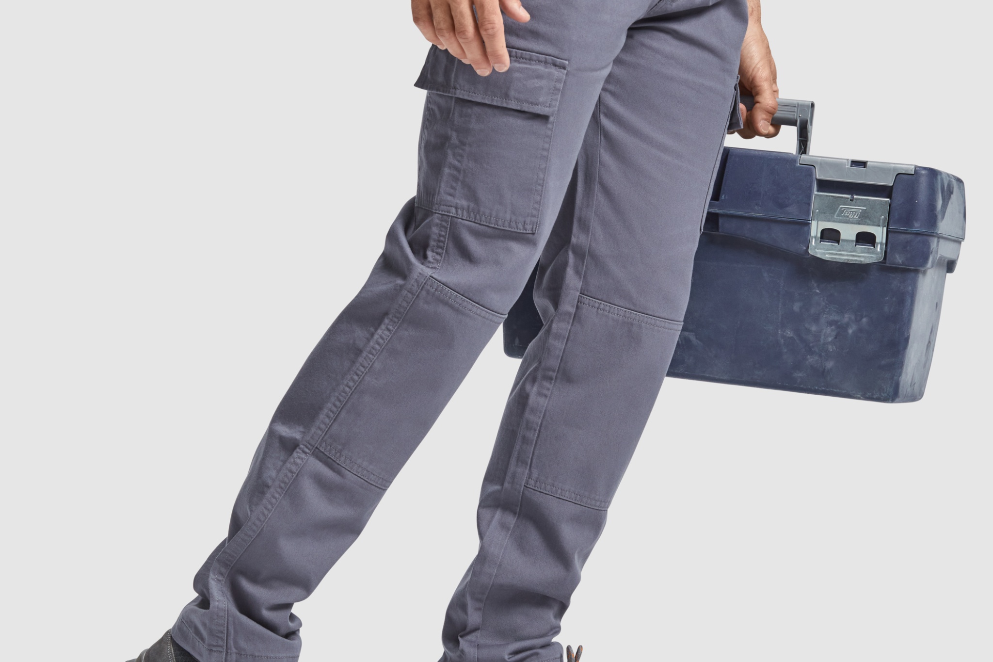 Pantalone lungo in tessuto resistente di cotone